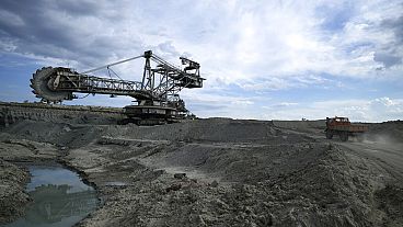Экскаватор для добычи угля на крупнейшей шахте Греции в северном городе Козани в четверг, 2 июня 2022 года.