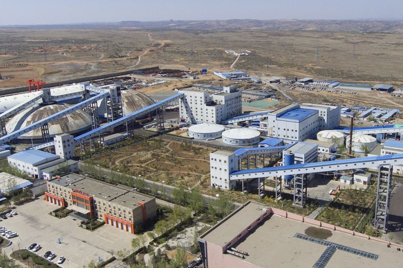 Una vista aérea del complejo de la mina de carbón de Hongliulin, cerca de la ciudad de Shenmu en el noroeste de la provincia china de Shaanxi, el 25 de abril de 2023.
