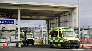 Ασθενοφόρα στο αεροδρόμιο του Όκλαντ της Νέας Ζηλανδίας