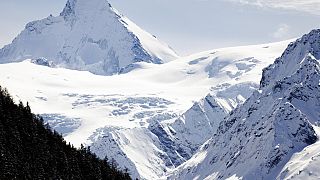 La Tete Blanche sotto la montagna Dent d'Herens, nelle Alpi svizzere, vicino a Sion. Nell'area sono stati ritrovati i corpi di cinque sciatori dispersi (11 marzo 2024)