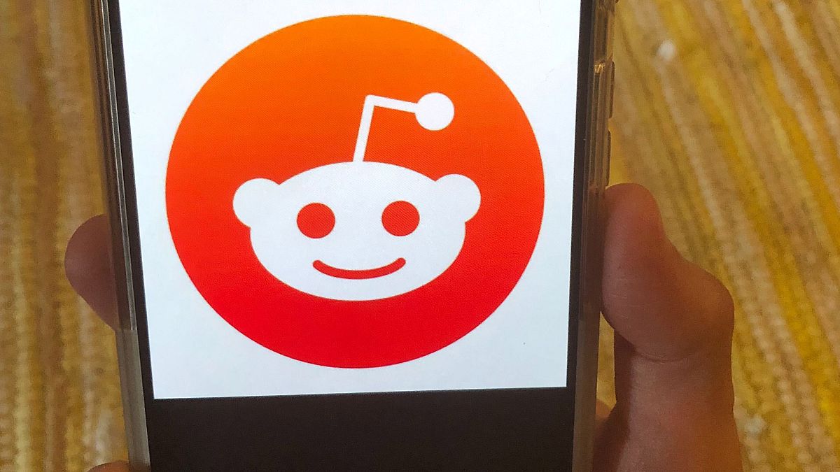Reddit set to go public: Shares from $31 expected this month thumbnail