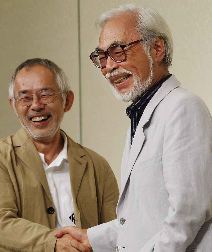 Хаяо Миядзаки (справа) с Тошио Судзуки, председателем и продюсером Studio Ghibli Inc.