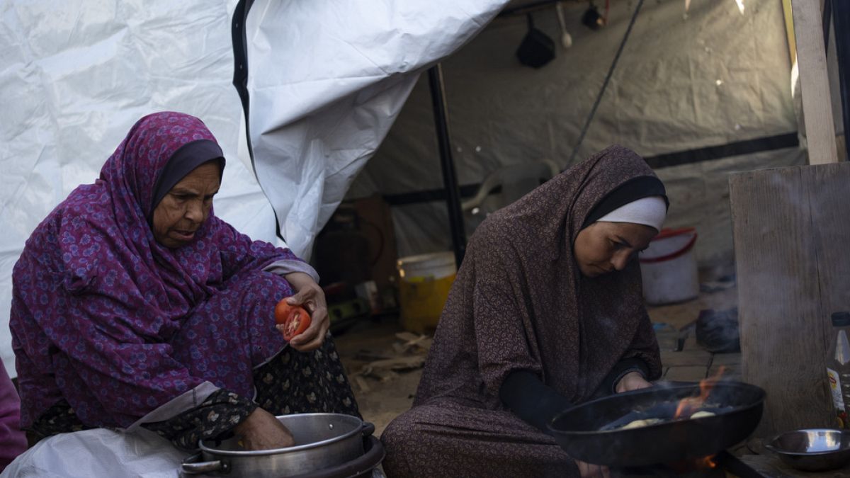 WATCH: Palestinians mark Ramadan amid the ruins of war thumbnail