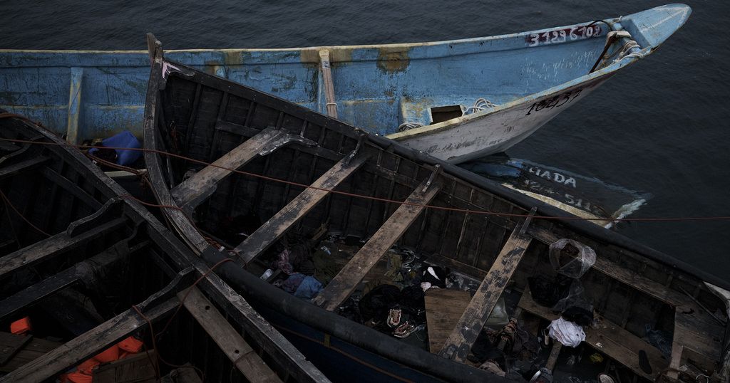 Canary Islands: 2 dead and 38 survivors on a migrant boat