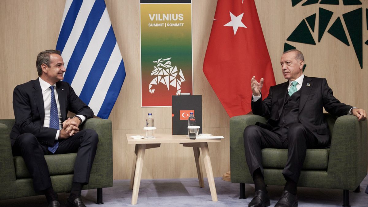 Yunanistan Başbakanı Kiryakos Miçotakis ile Cumhurbaşkanı Recep Tayyip Erdoğan, NATO Zirvesi kapsamında Vilnius'ta bir araya gelmişti (arşiv)