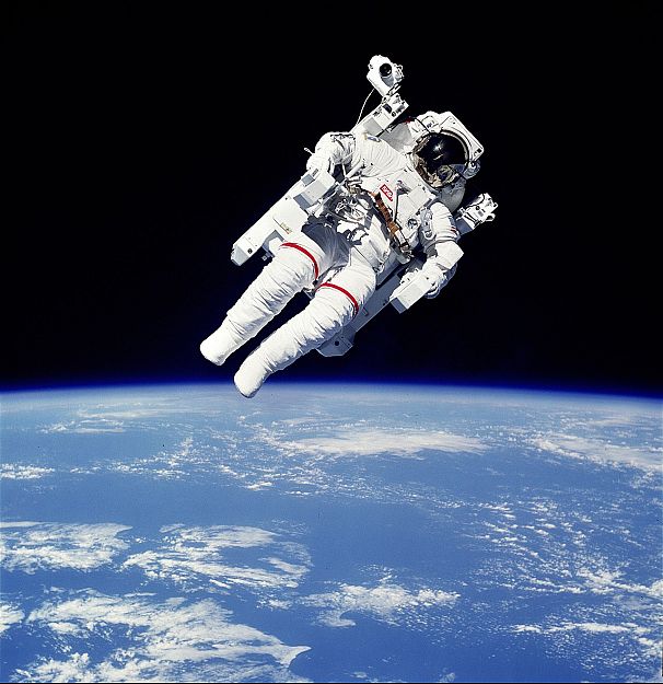بروس مک‌کندلس دوم فضانورد ناسا در ایستگاه فضایی بین‌المللی