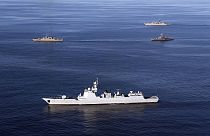 navi da guerra navigano nel Mare di Oman durante il secondo giorno dei giochi navali congiunti di Iran, Russia e Cina il 28 dicembre 2019. Foto dell'esercito iraniano