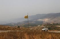 Lübnan-İsrail sınırı ve Hizbullah bayrağı 