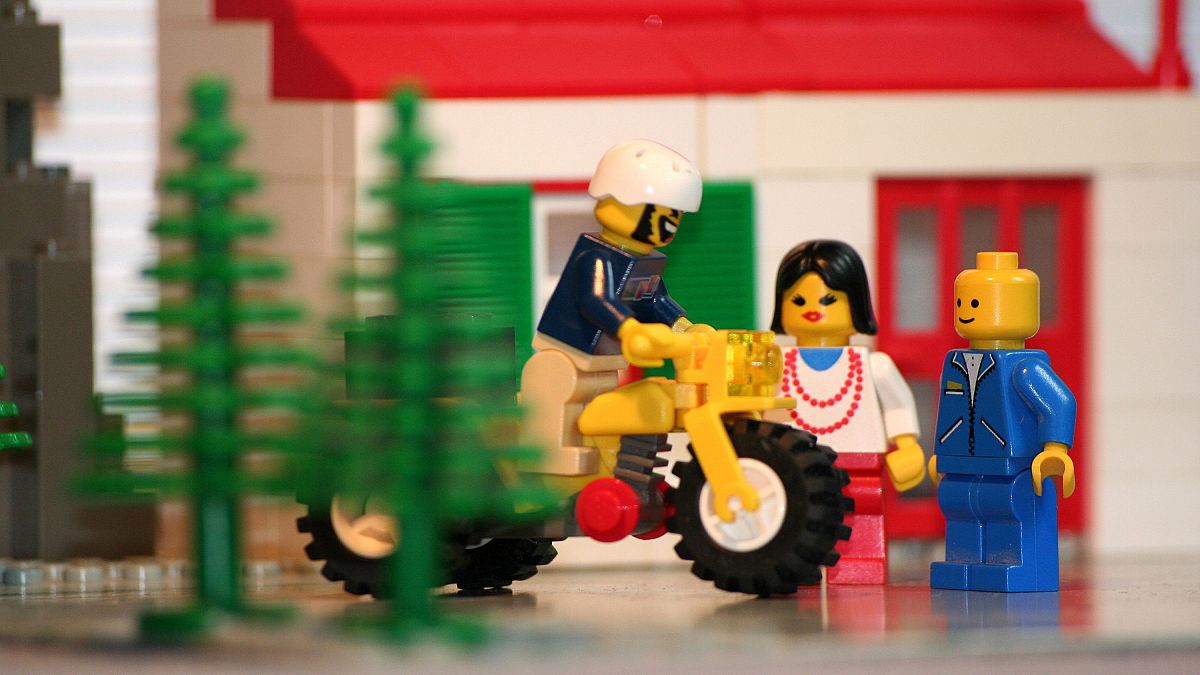 Растежът на Lego продължава да се забавя на фона на затруднения пазар на играчки