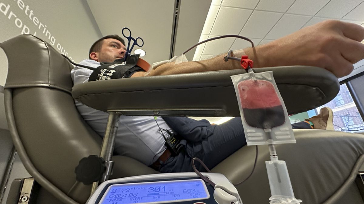 Blood donations in Romania surge with meal voucher scheme thumbnail