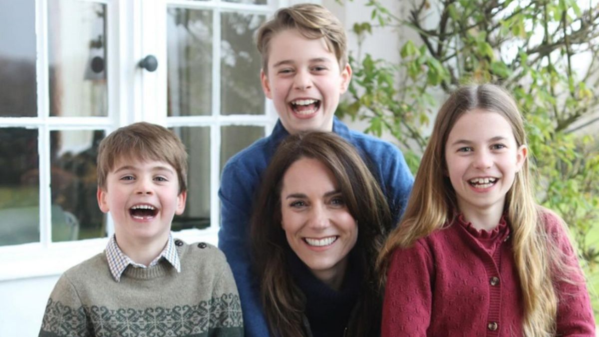 L'immagine manipolata di Kate con i figli