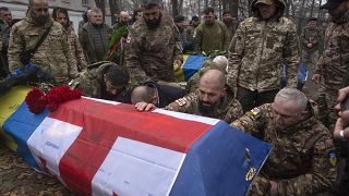 Beerdigung von zwei georgischen Fremdenlegionären in Kiew.