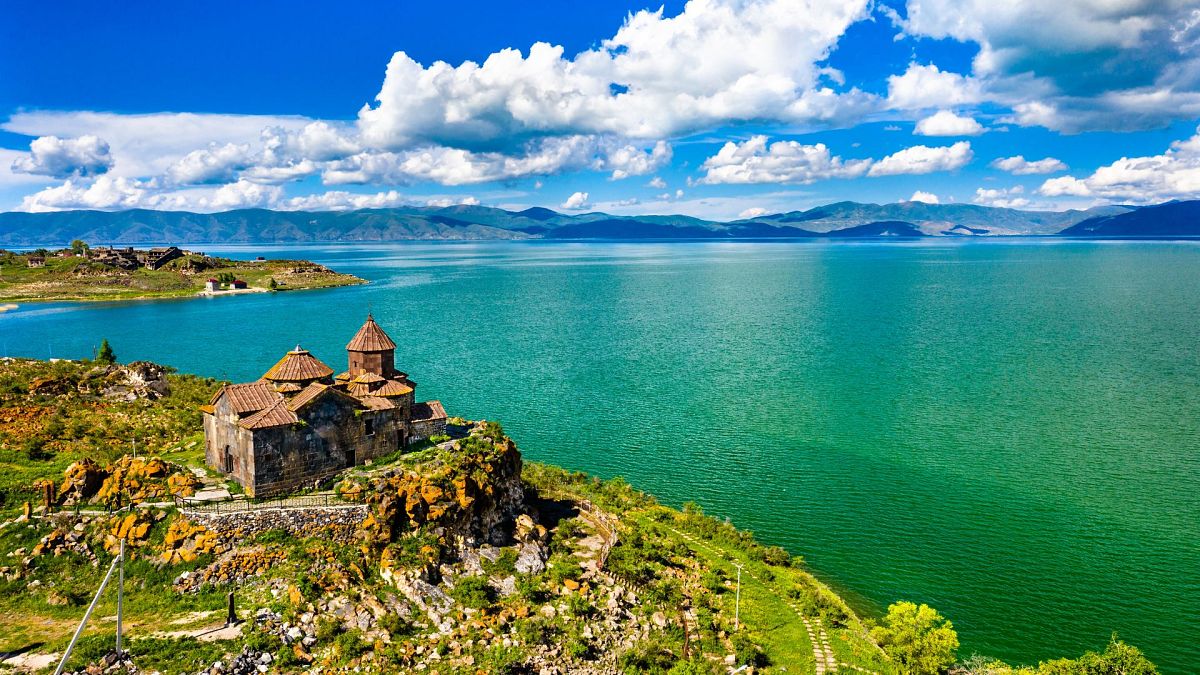 Търсите безпроблемно пътуване Отправете се към богатата на култура Армения