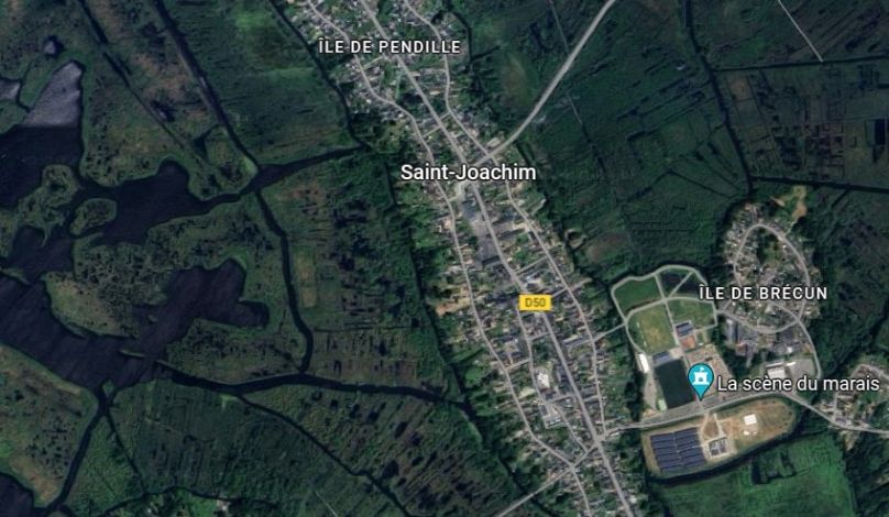 Saint-Joachim commune is a series of 'islands' within the Brière marsh. The communal cemetery is east of the main island.
