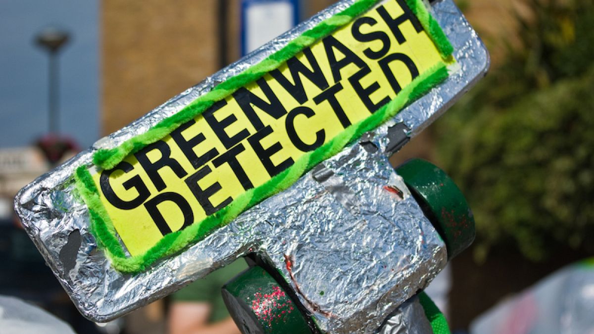Законодателите поемат борбата за зелено измиване за да защитят потребителите