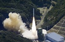 Lanzamiento del cohete en Japón, segundos antes de que explotara