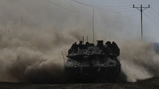 دبابة إسرائيلية على حدود غزة 