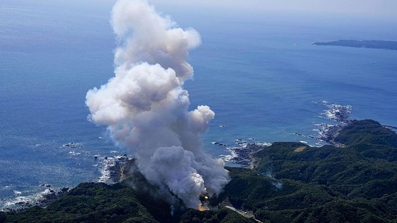 انفجار موشک فضایی ژاپن به هنگام پرتاب