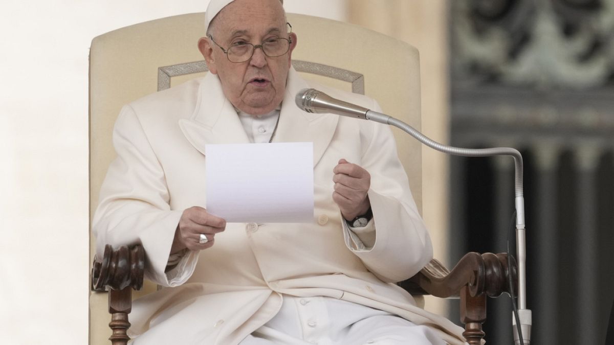 Без да споменава Украйна папа Франциск в сряда излезе с