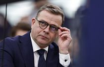 O primeiro-ministro finlandês, Petteri Orpo, foi duramente criticado pelos deputados progressistas do Parlamento Europeu.