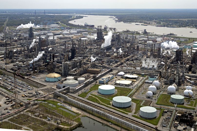 La refinería de Shell Norco a lo largo del río Mississippi. Estados Unidos se ha convertido en el mayor productor mundial de petróleo y gas.