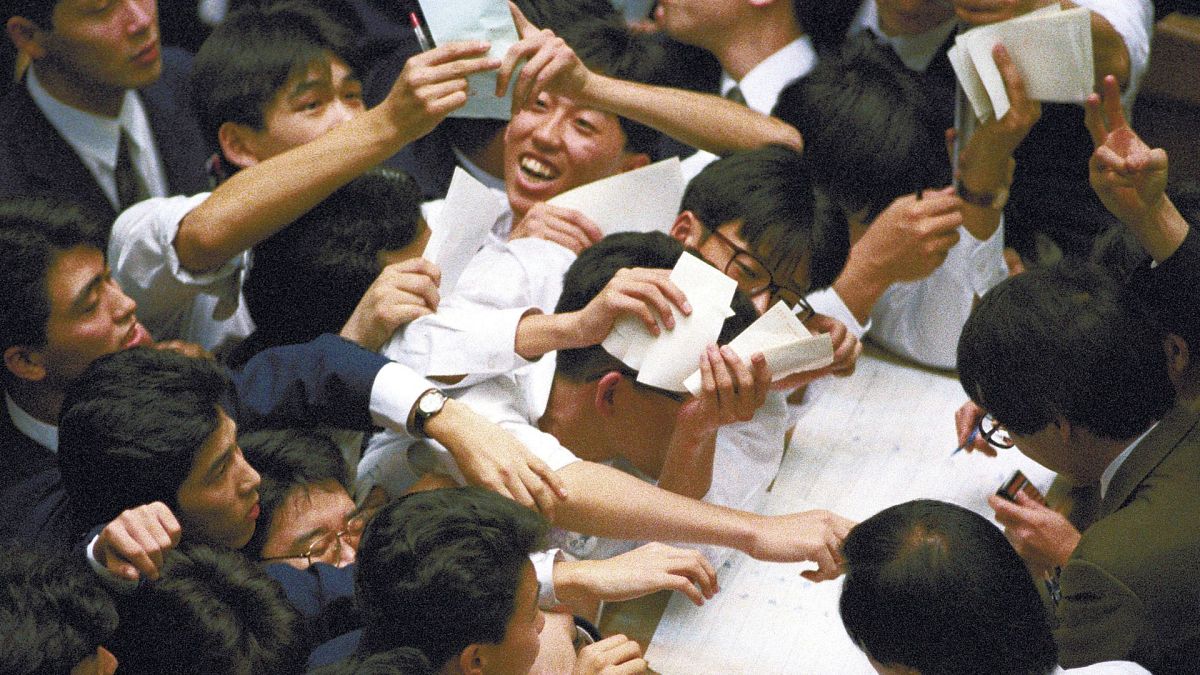 معامله گران سهام در بورس اوراق بهادار توکیو-دسامبر ۱۹۸۹