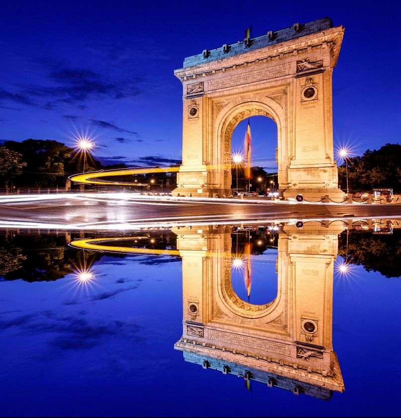 O Arco do Triunfo, em Bucareste, é um dos muitos pontos de interesse da capital romena