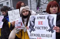 Третий год войны в Украине: жены просят вернуть мужей и учатся защищаться сами