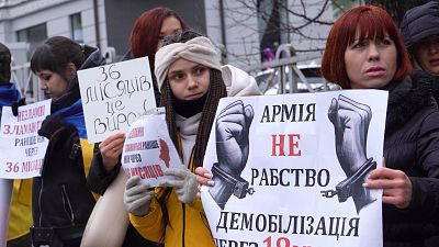 Третий год войны в Украине: жены просят вернуть мужей и учатся защищаться сами