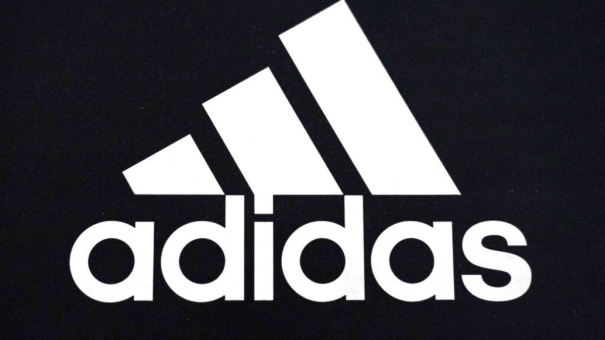 Adidas отчита първа годишна загуба от три десетилетия, тъй като