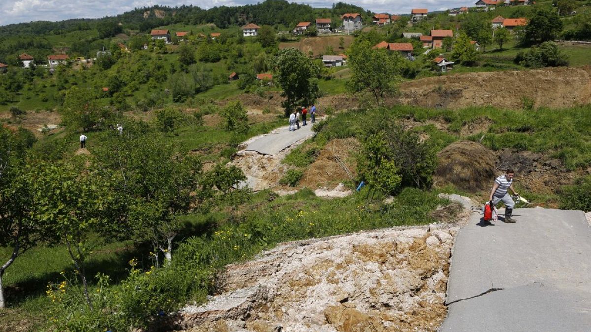 Bosna'da bir yerleşim alanı (arşiv)