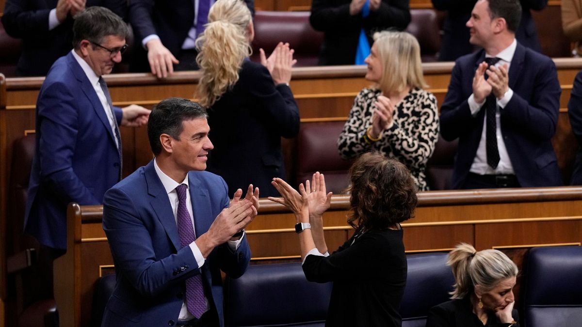 Le Parlement espagnol adopte l’amnistie pour les séparatistes catalans après que le chef de la région ait convoqué des élections anticipées