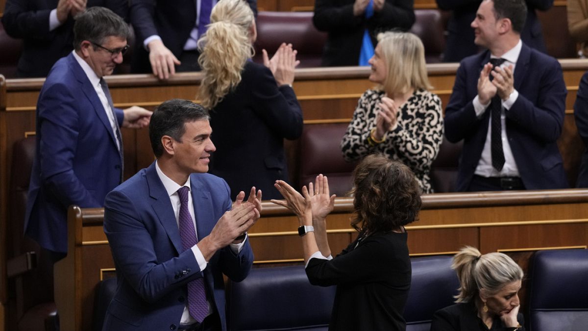 Одобрение проекта - политическая победа премьер-министра Испании Педро Санчеса
