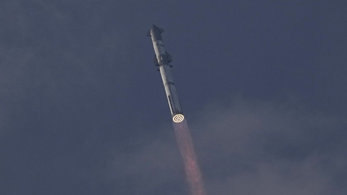 Изстрелването на мега ракета на SpaceX превъзхожда предишните тестови полети, но няма да има `без разпръскване`