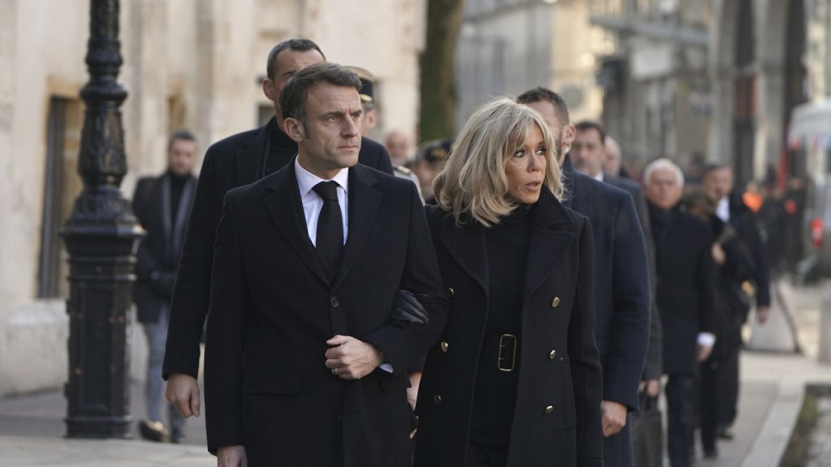 Fransa Cumhurbaşkanı Emmanuel Macron ve eşi Brigitte 