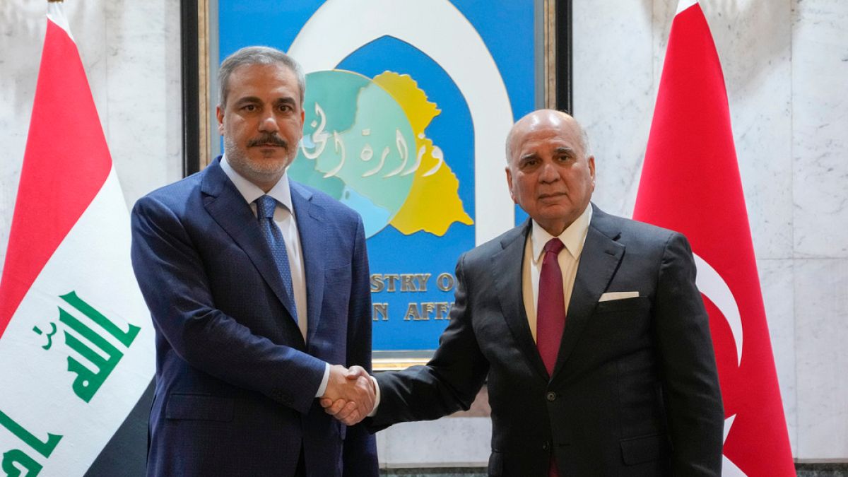 Dışişleri Bakanı Hakan Fidan, Bağdat'ta Irak Dışişleri Bakanı Fuad Hüseyin ile görüştü 