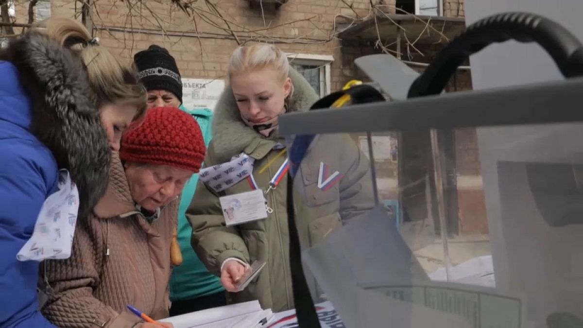 Noch vor den offiziellen Wahlen in Russland hat die "Stimmabgabe" in den von Russland besetzten ukrainischen Gebieten begonnen.