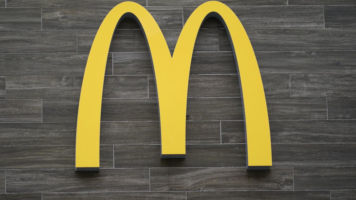 Съобщени са прекъсвания на системата на McDonald`s в Европа и по света