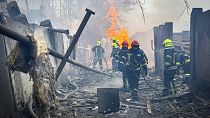 In Odessa sind Feuerwehrleute im Einsatz