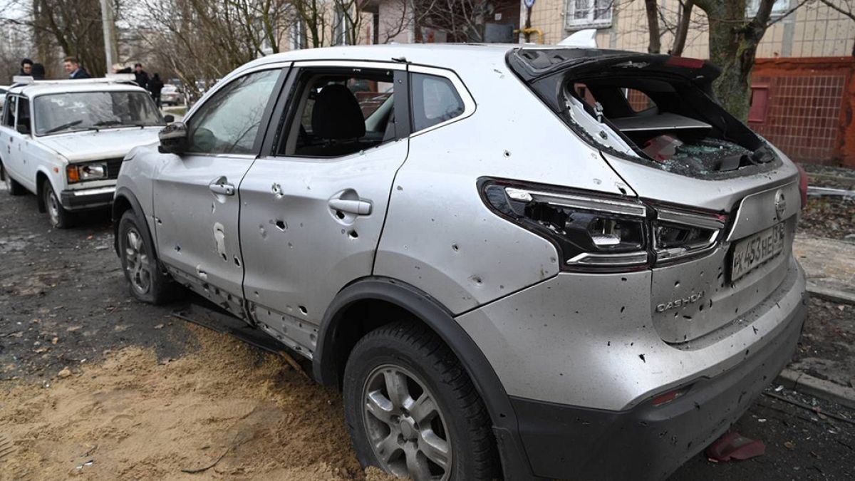 WATCH: Ukrainian shelling kills two in Russia's Belgorod region thumbnail