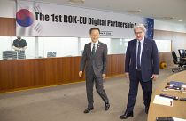 Thierry Breton and Lee Jong-Ho during the first meeting of the partnership.