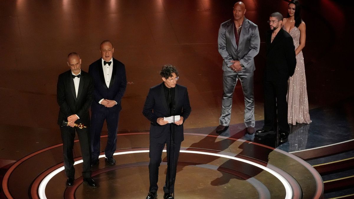 Contorversy continues after Jonathan Glazer's ‘The Zone of Interest’ Oscar speech thumbnail