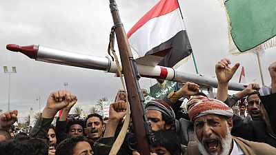 Huthi-Anhänger bei einer Kundgebung gegen die US-Luftangriffe auf den Jemen und die israelische Offensive im Gazastreifen. Sanaa, 8. März 2024