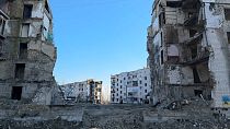 Ερείπια από ρωσικούς βομβαρδισμούς στα προάστια του Κιέβου