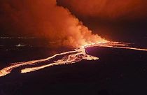 Volcán de cerca de Grindavik Islandia, erupción 16 marzo 2024