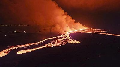 Volcán de cerca de Grindavik Islandia, erupción 16 marzo 2024