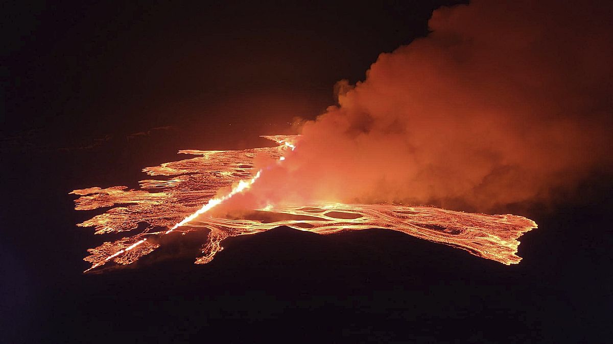 فوران البركان في أيسلندا