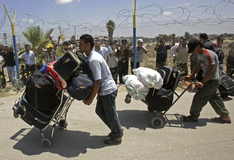 Menekülők Rafahnál