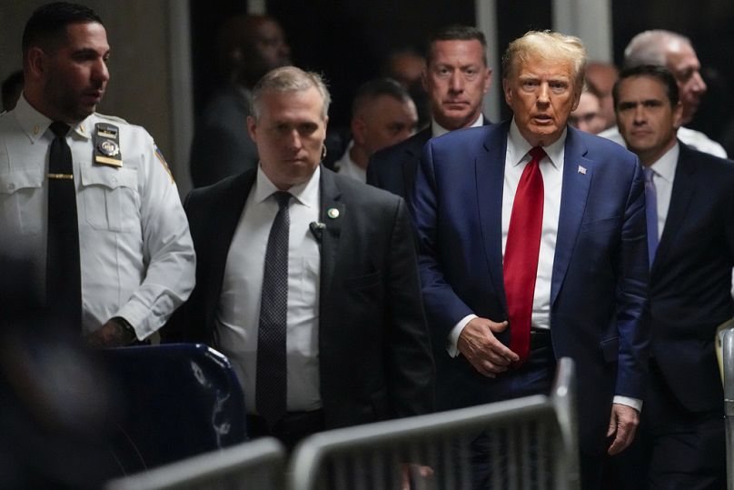 Trump érkezik a New York-i per korábbi tárgyalására