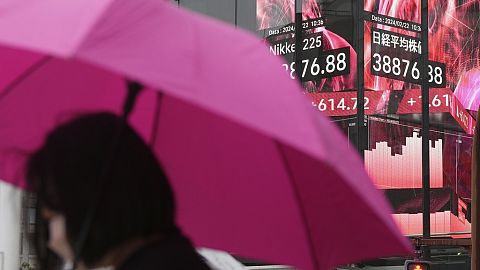 Asian markets fell at the end of last week after a mixed batch of data on the U. economy dashed hopes of lower interest rates